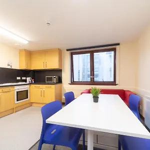 Joivy Economy 4 And 5 Bed Flats, Close To Old Town And Royal Mile - Adults Only Apartment Edinburgh